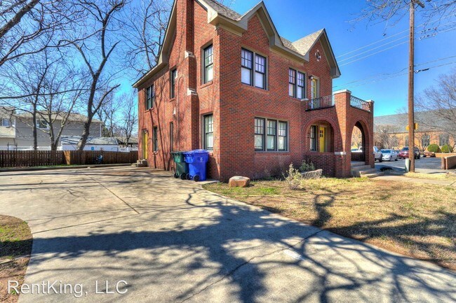 Foto del edificio - 5 br, 2 bath House - 316 S Webster Ave