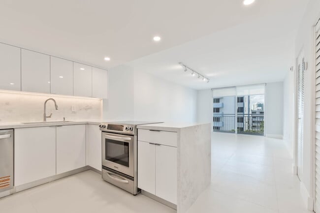 Photo - 1665 Bay Rd Apartment