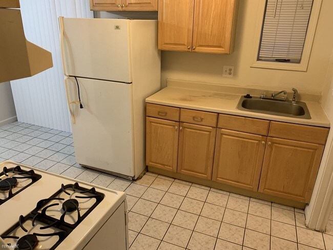 Building Photo - 3 br, 1 bath  - 19744 Sharon Ct