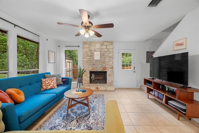 Building Photo - 9100 Mountain Ridge Dr