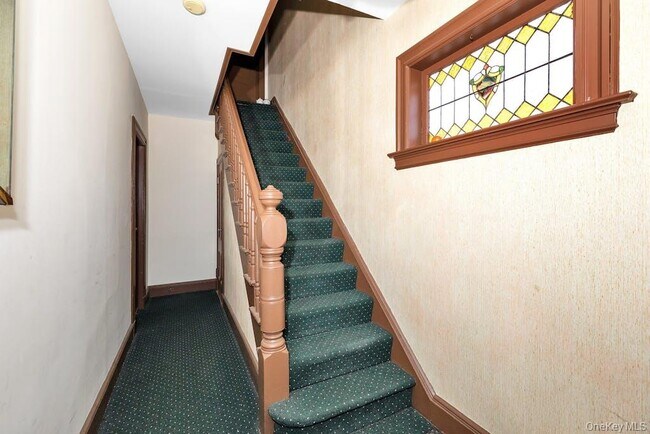 Building Photo - 747 Pelhamdale Ave