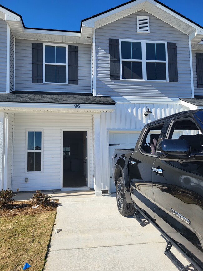 Building Photo - 96 Beaumont Dr