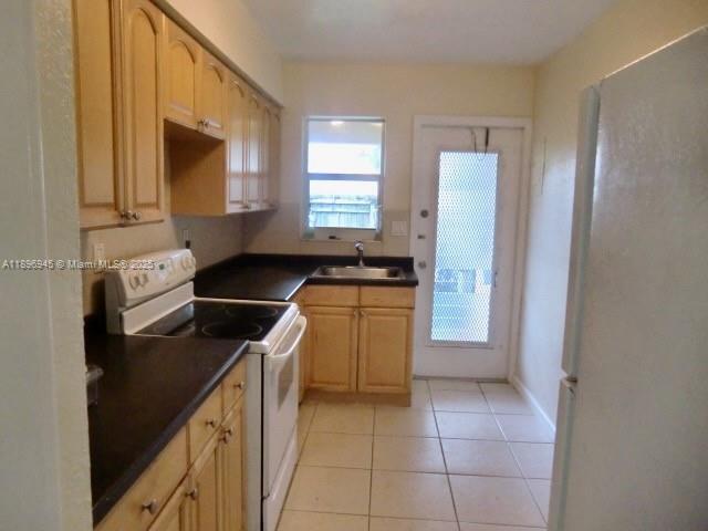 Foto del edificio - 2724 NE 32nd St