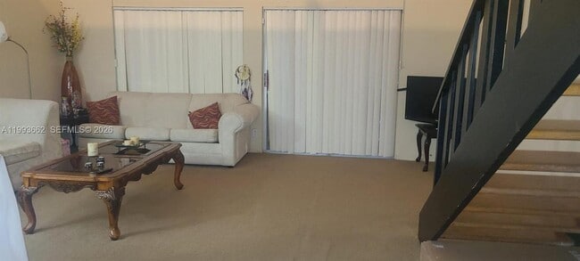 Foto del edificio - 18101 NW 68th Ave