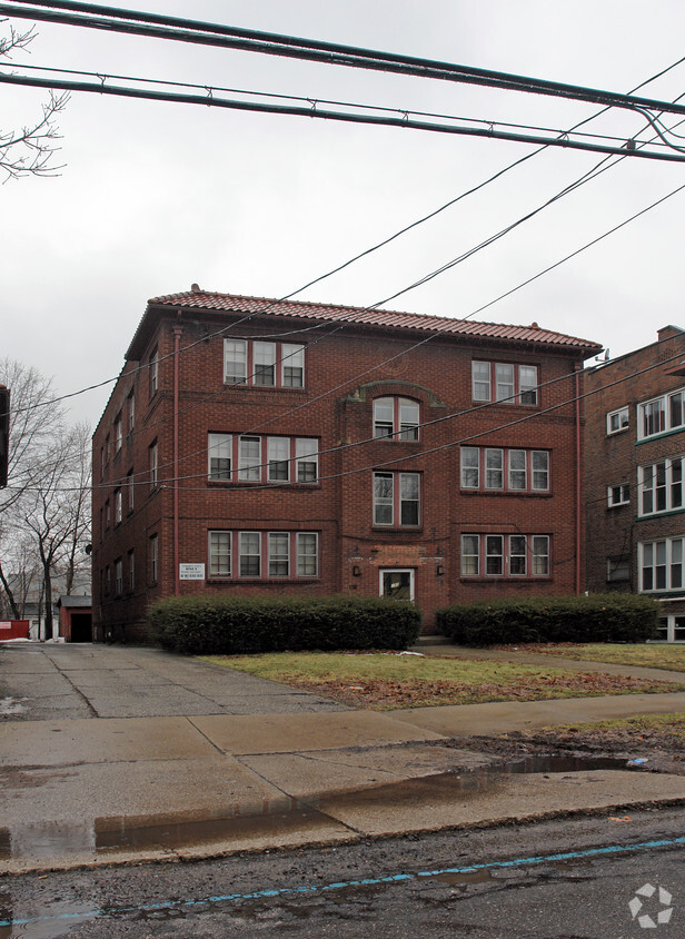 Building Photo - 180 N Portage Path