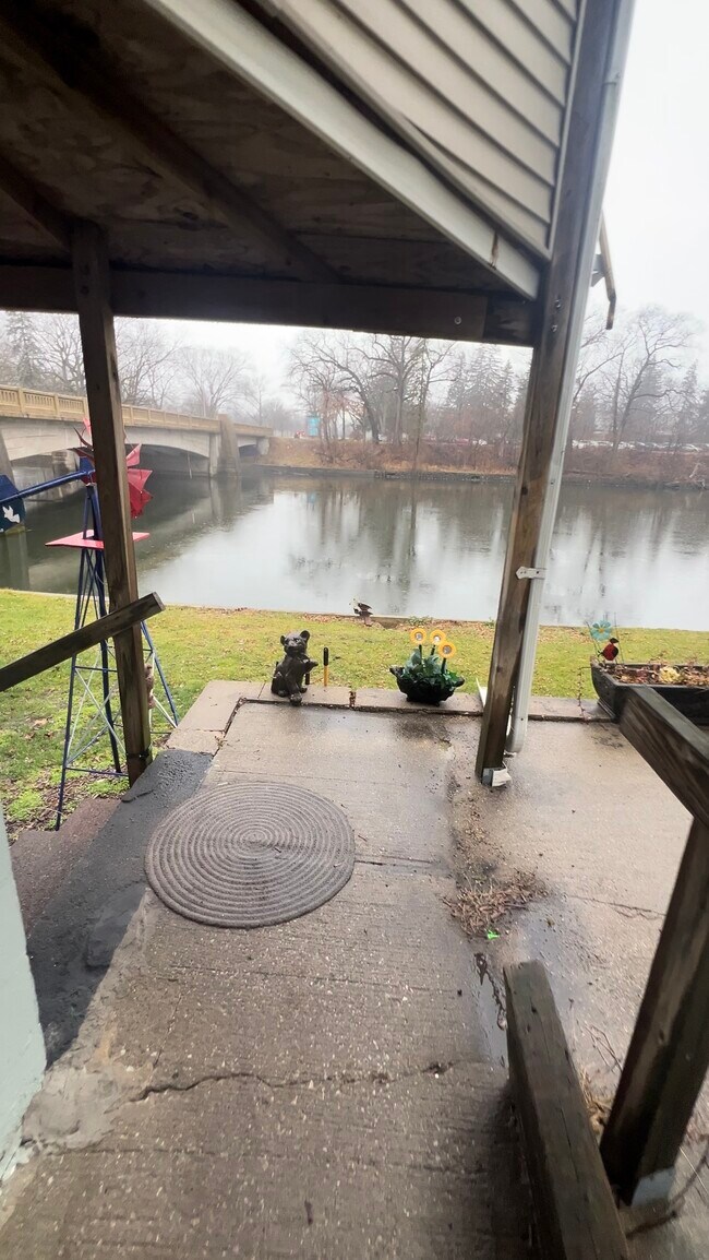 Foto del edificio - 1464 Hudson St