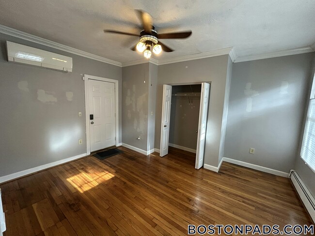 Building Photo - 120 Highland St