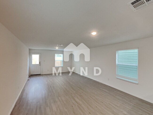 Building Photo - 10938 Presa Way