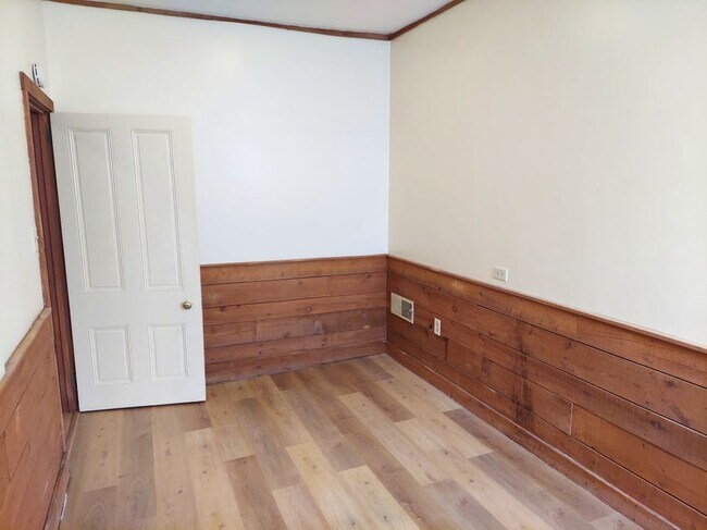 Foto del edificio - 264 W Market St