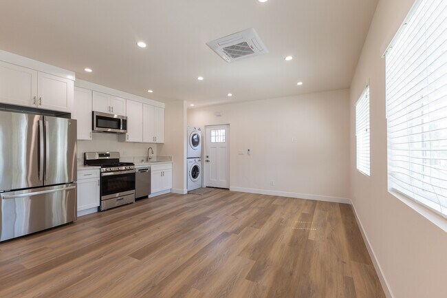 Foto del edificio - 10344 Dempsey Ave