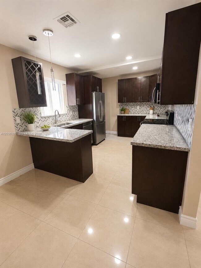 Foto del edificio - 4011 SW 28th St