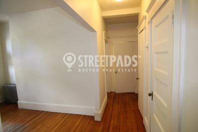 Foto principal - 1 bedroom in Brookline MA 02446