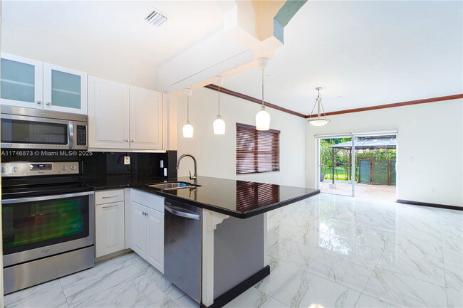 Foto del edificio - 12762 SW 49th Ct