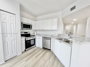 Building Photo - 2311 Belmont Ln