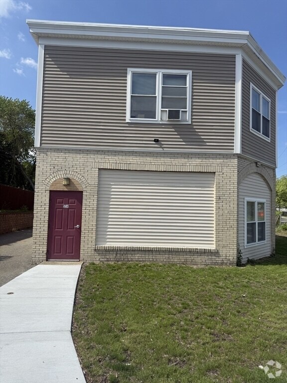 Building Photo - 514 South St
