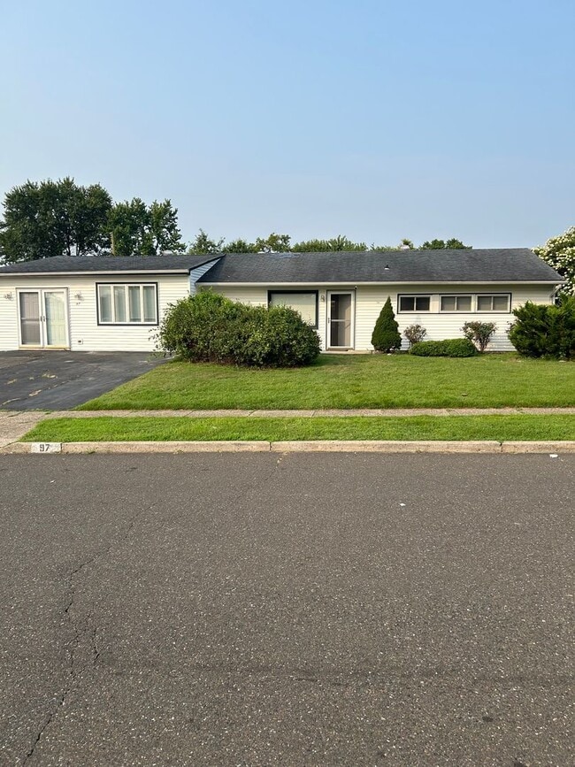 Building Photo - 97 Black Pine Ln