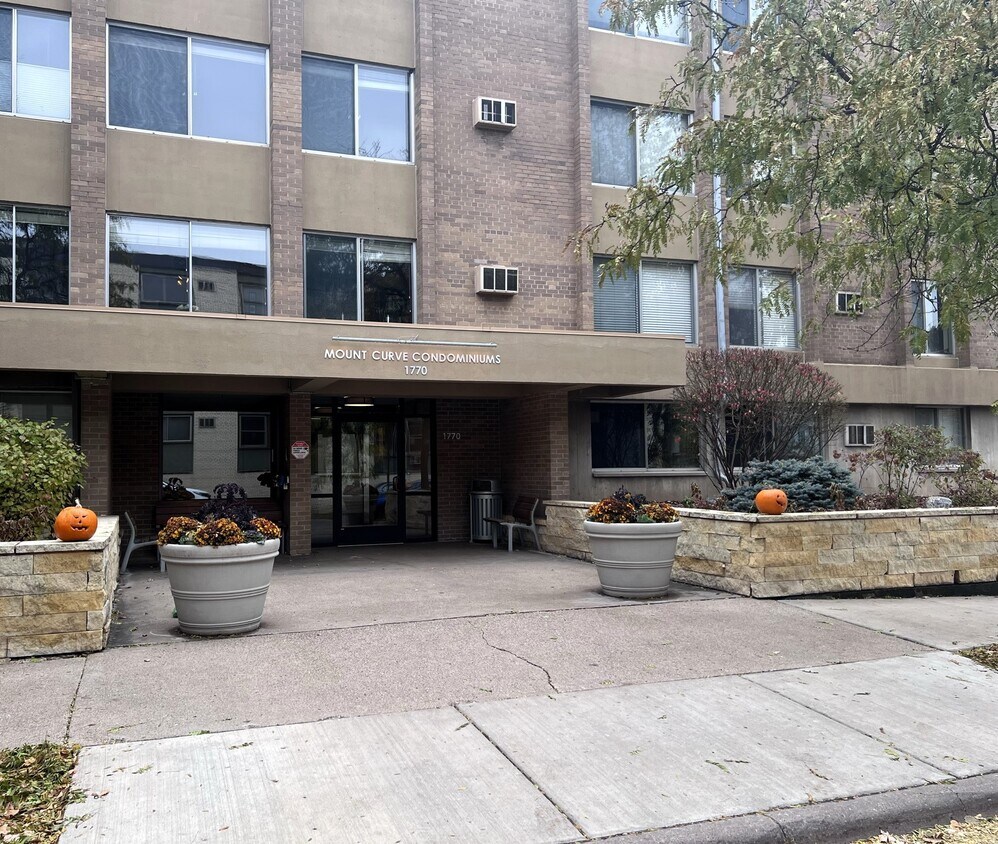Front of building - 1770 Bryant Ave S