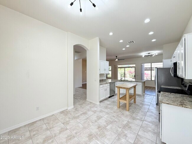 Foto del edificio - 4148 E Walnut Rd