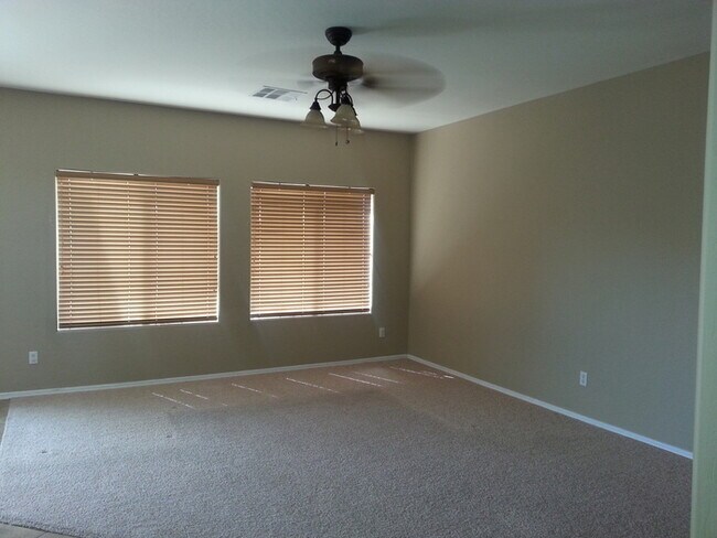 Foto del edificio - Rare 6 Bed, 3.5 Bath Home in San Tan Valley