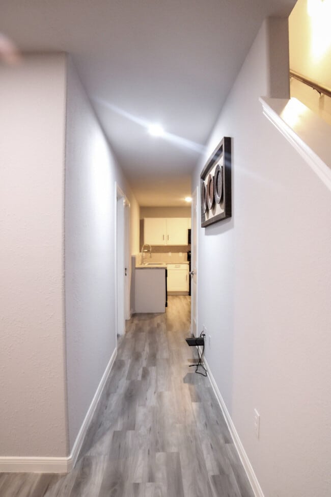 Building Photo - 228 S Algeria St