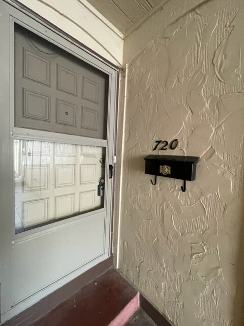 Foto del edificio - 732 S Eastern Ave