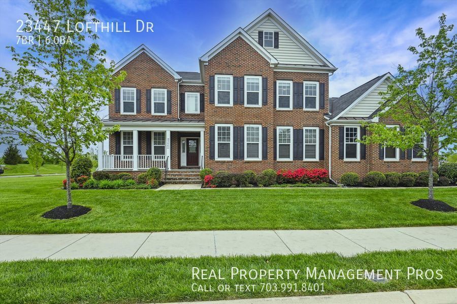 Foto principal - Beautifully Maintained 7 Bedroom 6 Bath Ho...