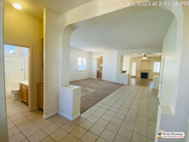 Building Photo - Desirable Wild Hawk Community