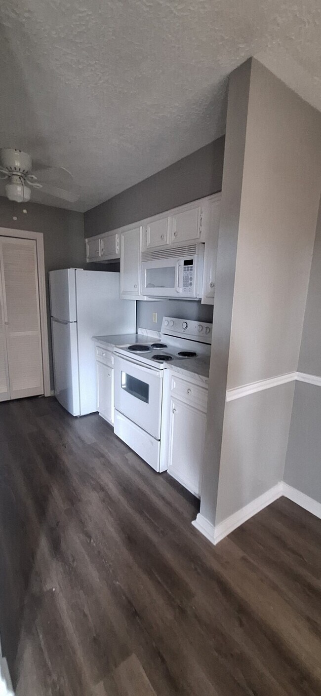 Foto del edificio - 13603 Ravensway Dr