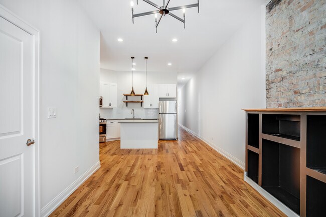 Foto del edificio - 5407 S Harper Ave