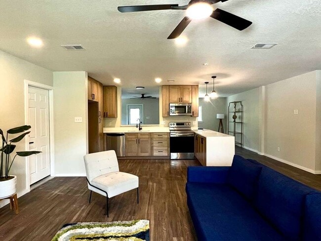 Building Photo - 3615 Electra Dr
