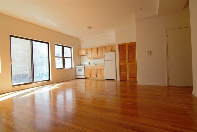 Building Photo - 1157 3rd Ave