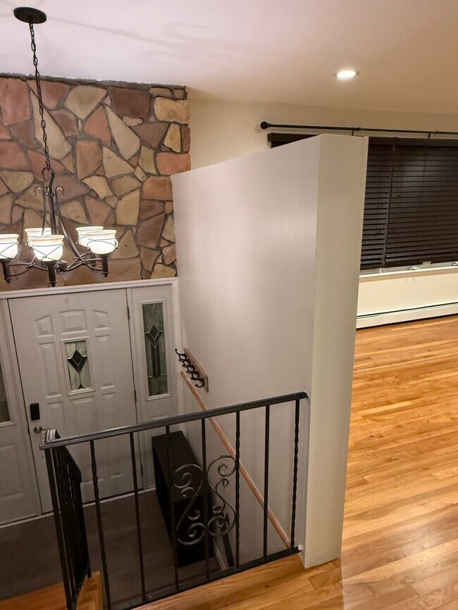 Foto del edificio - Charming 3BR apartment in East Meadow