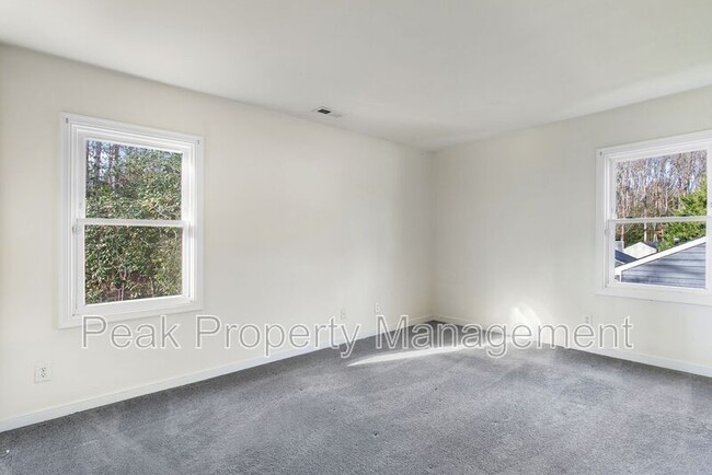 Foto del edificio - 2718 Grantwood Ct