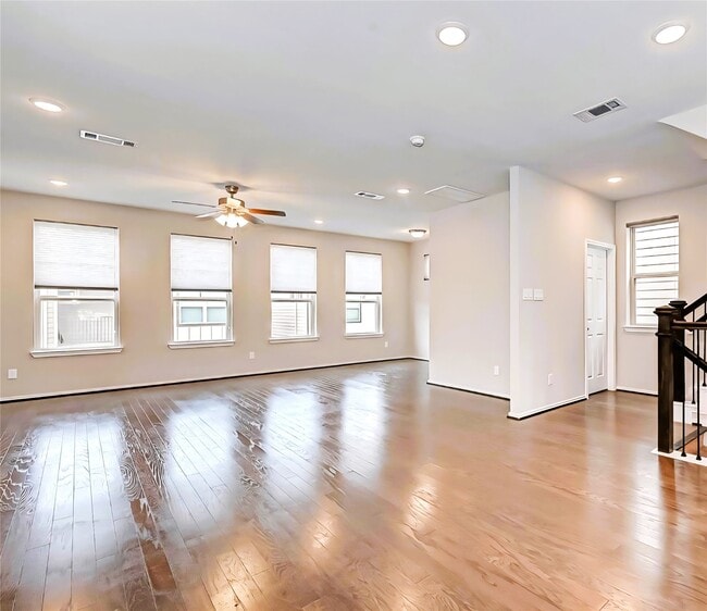 Foto del edificio - 3115 Roseland Terrace Ln