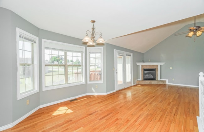 Building Photo - 4673 Oneida Dr