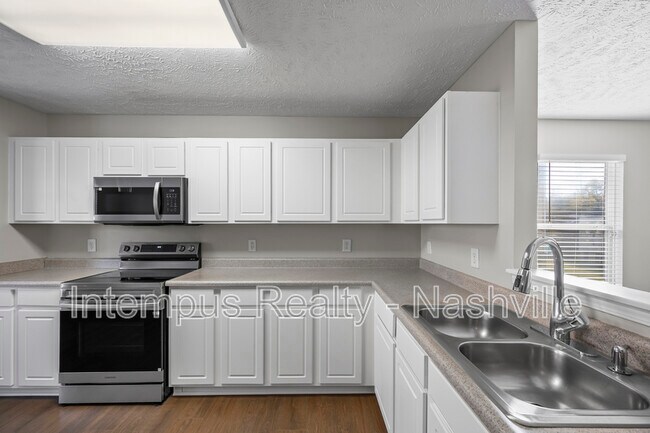 Building Photo - 5856 Monroe Crossing