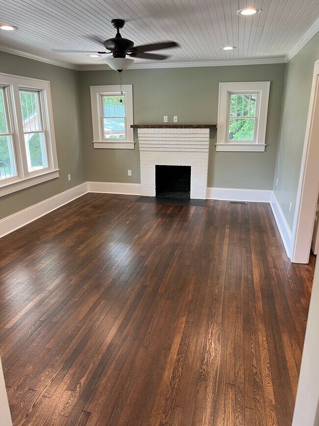 Foto del edificio - "Character Revived" Etowah Home and Guest House