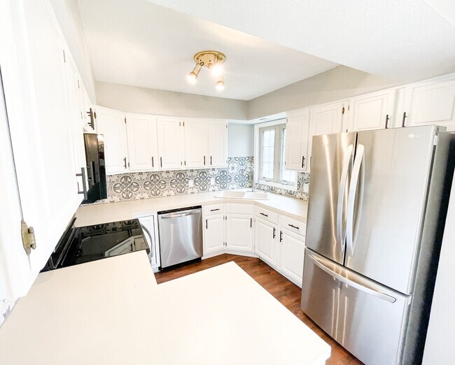 Building Photo - 5214 S 82nd St
