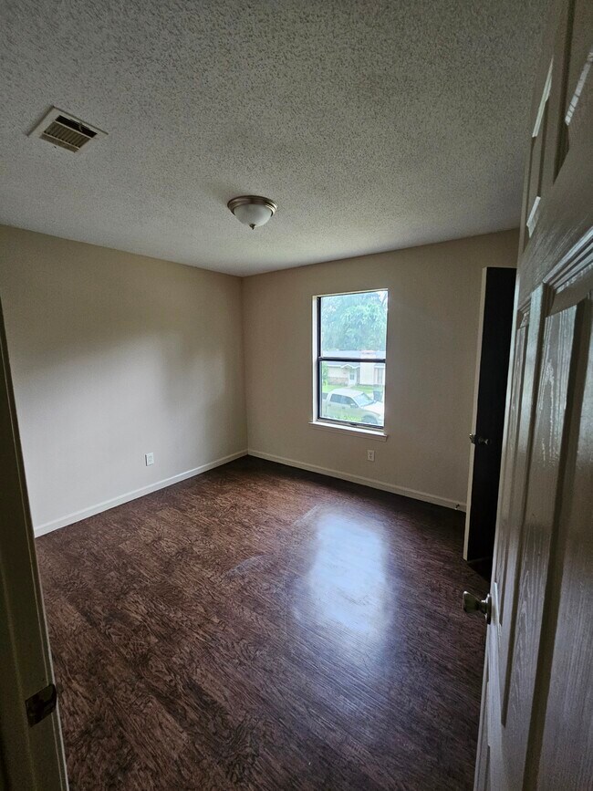 Bedroom 2 - 8109 E Mellwood Rd