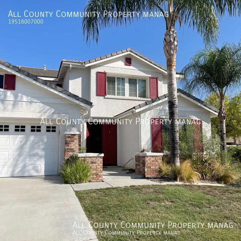 Primary Photo - 4 Bed 3 Bath, Two Story Single Family home...