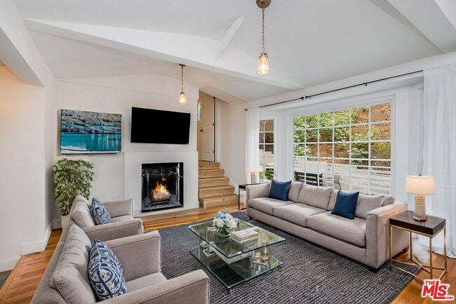 Building Photo - 9801 Portola Dr