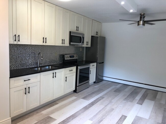 Building Photo - 50 Hilda Av