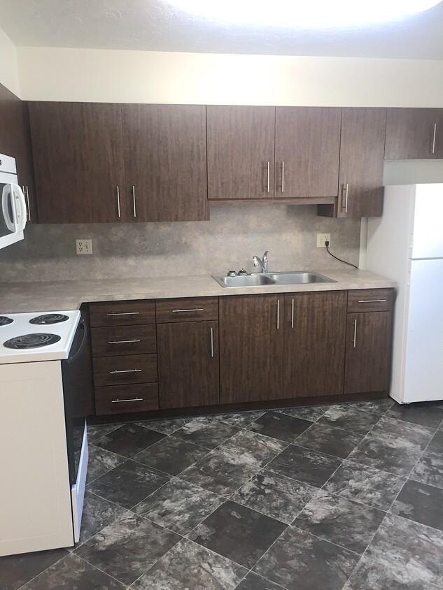 Kitchen - 255 E Main St