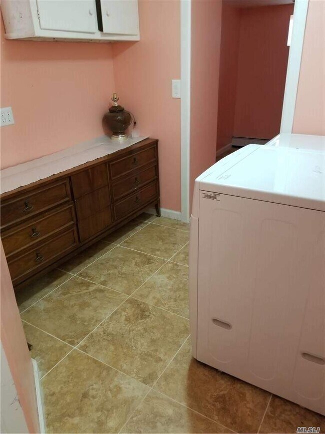 Foto del edificio - 76-38 267th St