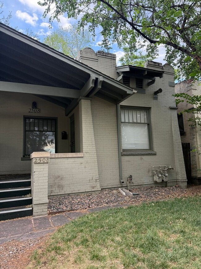 Photo - Gorgeously Classic 2 Bed/1 Bath in Whittier/City Park! AVAILABLE NOW! Apartment