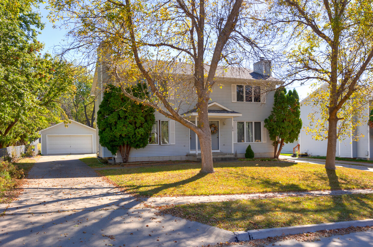 Primary Photo - 1679 NW 80th St