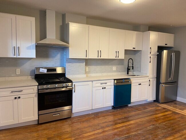 Foto del edificio - 131 Cottage St