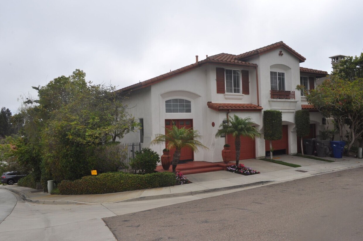 Primary Photo - 4BR/3BA EXECUTIVE HOME IN EVER POPULAR RID...