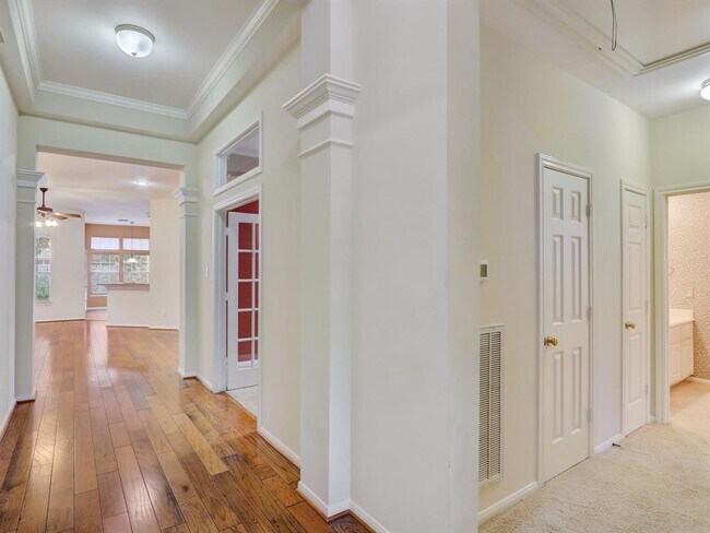 Foto del edificio - 7126 Glenwood Dr