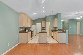 Building Photo - 519 Mesquite Dr